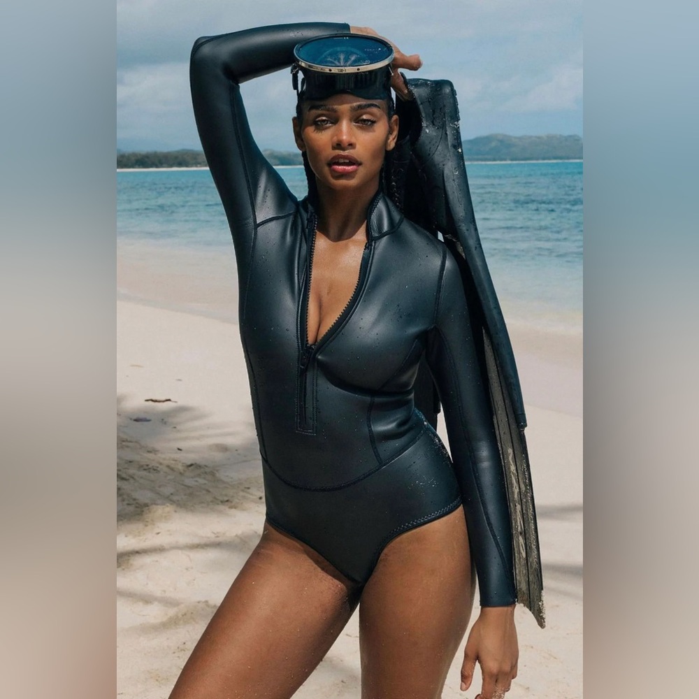 ?!NEW WITH TAG?!  FREE PEOPLE x ABYSSE LOTTE SPRING SUIT (WETSUIT)
